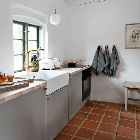 Gartnerhuset På Kollerup * Hadsten Stationsby