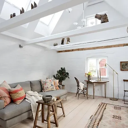 Villa Gartnerhuset Pa Kollerup Hadsten Stationsby